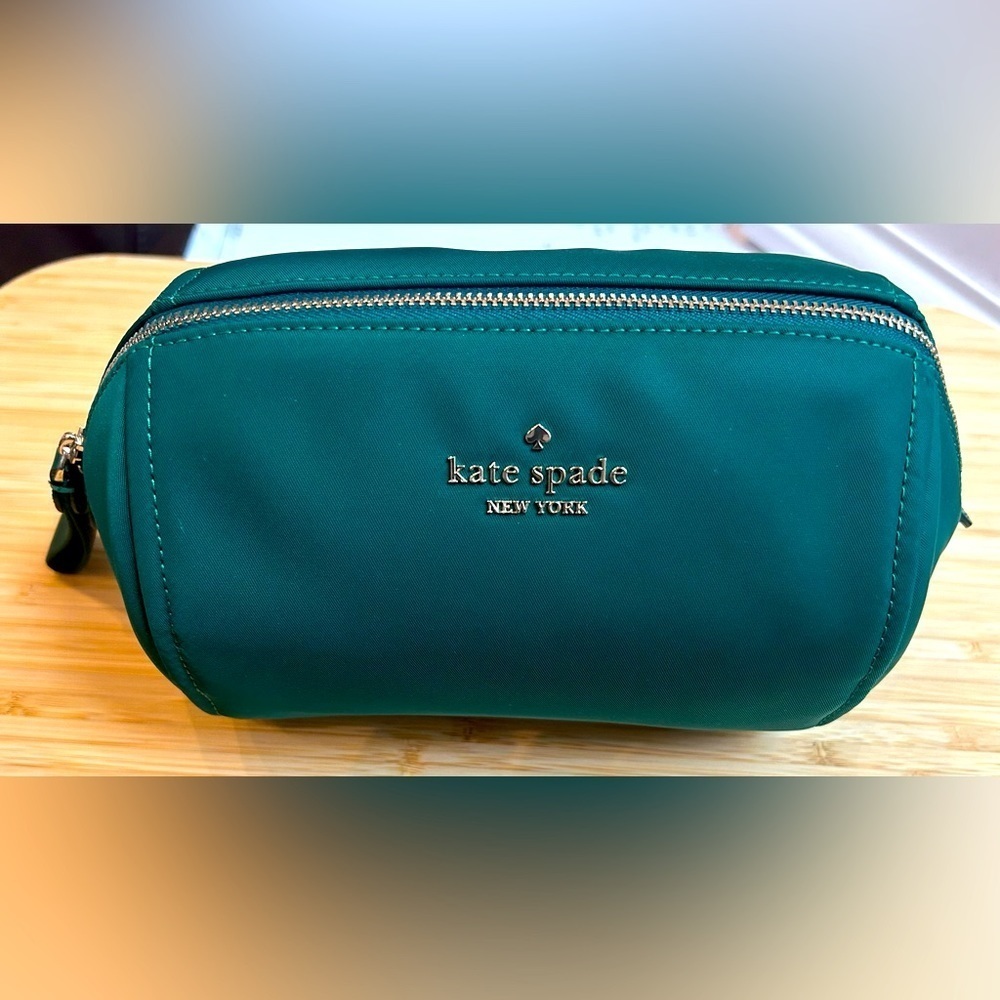 Kate spade Chelsea medium cosmetic bag